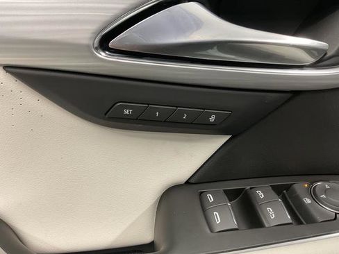 New 2026 Buick Envision Avenir image 17