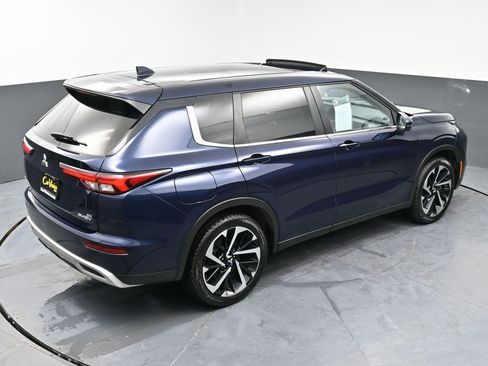 Used 2023 Mitsubishi Outlander SE image 46