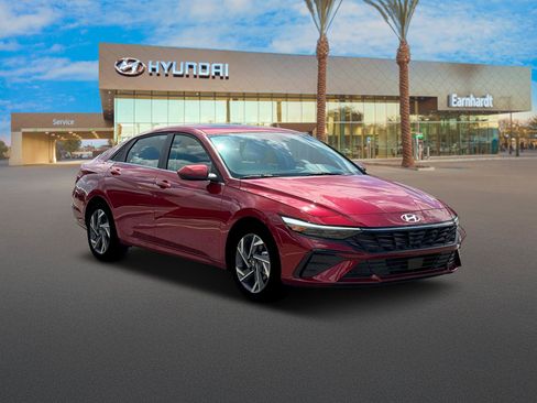 Used 2025 Hyundai Elantra SEL FWD image 11