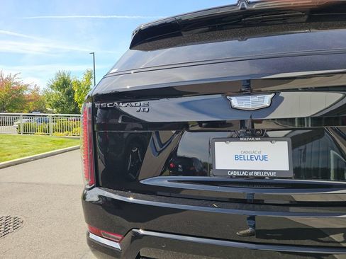 New 2026 Cadillac Escalade IQ Sport 2 w/ LPO, ONYX Package AWD/4WD image 16