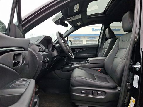 Used 2024 Honda Passport Black Edition image 16