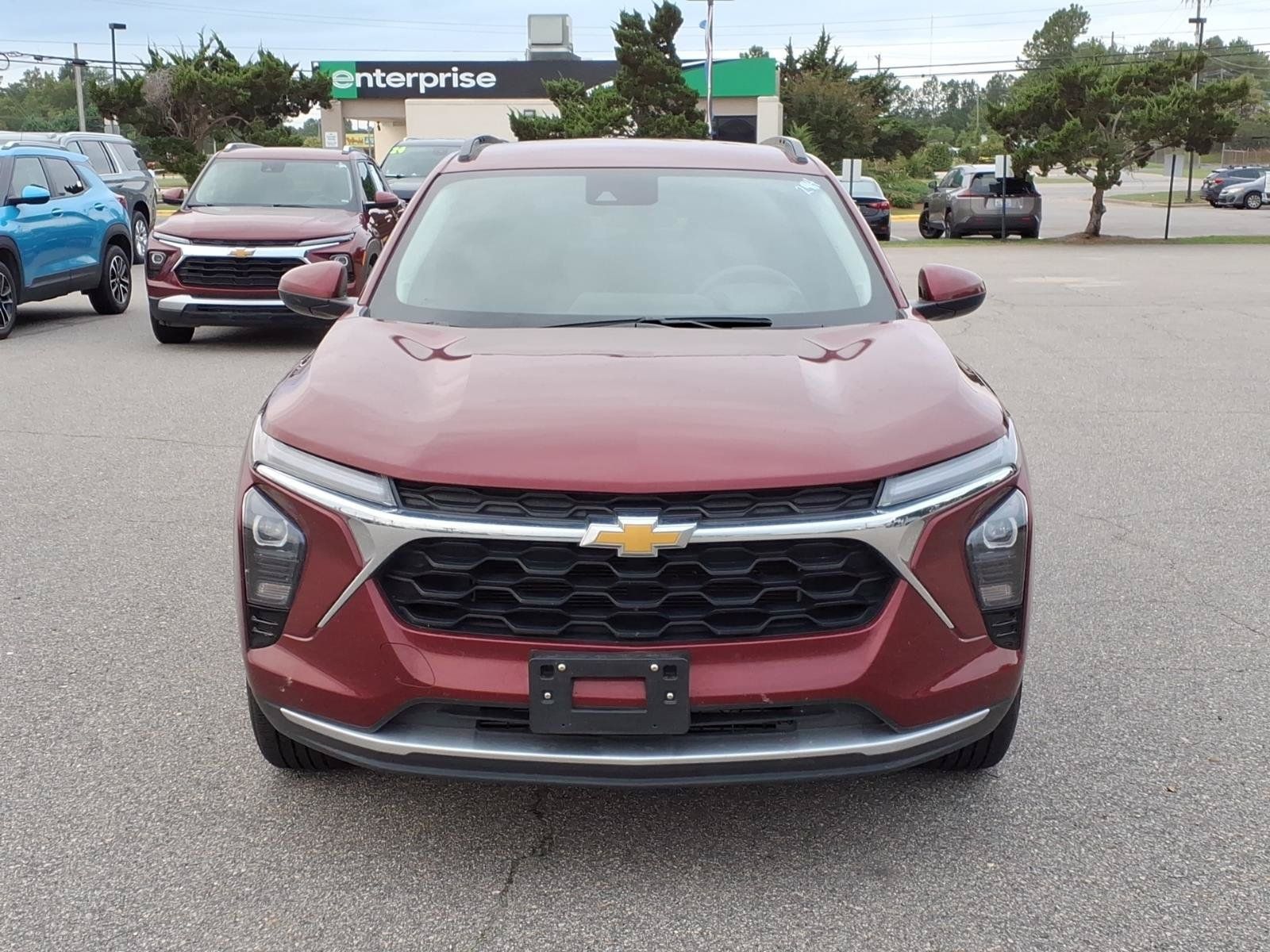 Used 2025 Chevrolet Trax LT FWD image 8