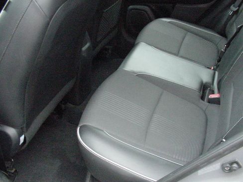 Used 2022 Hyundai Venue Limited image 22