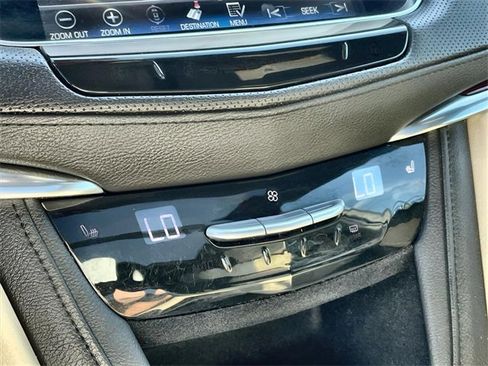 Used 2017 Cadillac XT5 Luxury w/ Driver Awareness Package image 19