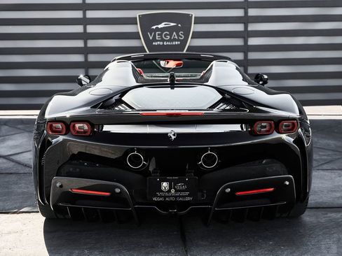Used 2024 Ferrari SF90 Spider image 25