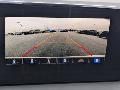 Used 2025 Buick Encore GX Avenir w/ Avenir Technology Package image 31