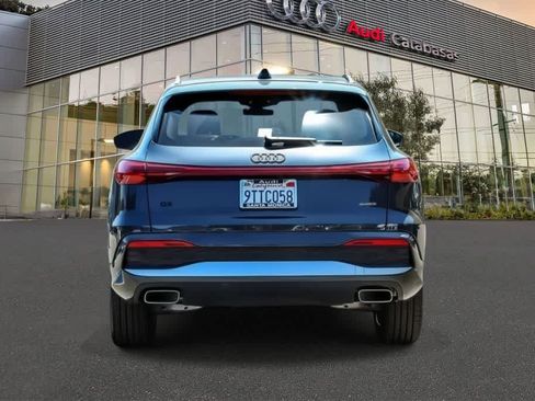 Used 2025 Audi Q5 Premium w/ Convenience Package AWD/4WD image 3