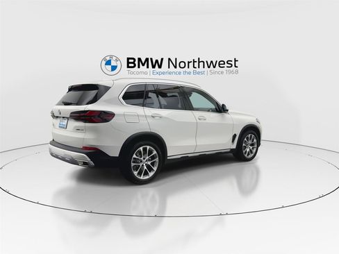 New 2026 BMW X5 xDrive40i AWD/4WD image 3