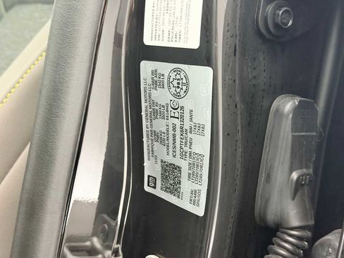 Used 2024 Chevrolet Colorado ZR2 w/ Technology Package image 34