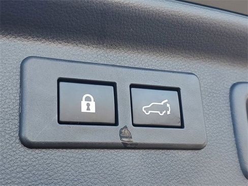 Certified 2023 Subaru Forester Limited image 9