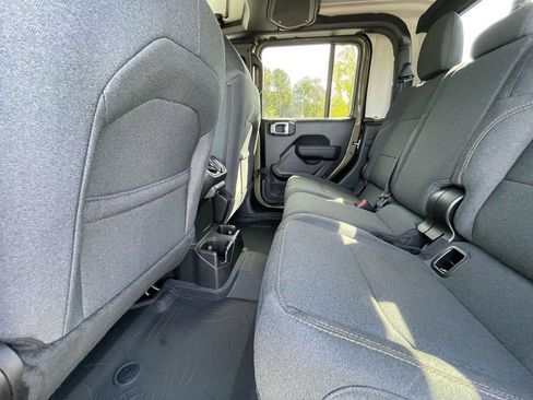 New 2025 Jeep Gladiator Willys image 30