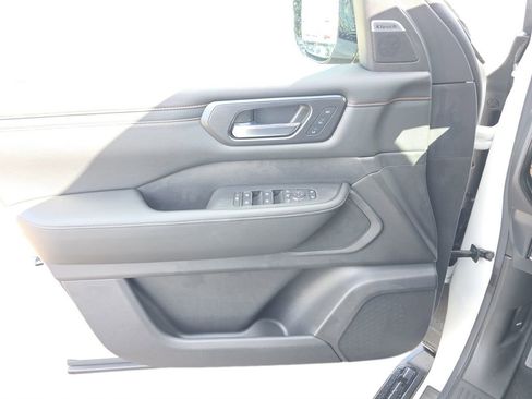 New 2026 Nissan Armada PRO-4X w/ Captain's Chari Seat Package image 17