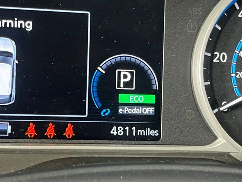 Used 2025 Nissan Leaf SV Plus image 17