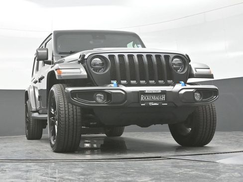 Used 2021 Jeep Wrangler Unlimited Sahara AWD/4WD image 22
