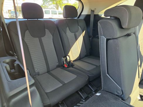 Used 2023 Kia Sorento LX image 16