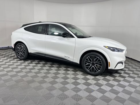 New 2025 Ford Mustang Mach-E Premium image 7