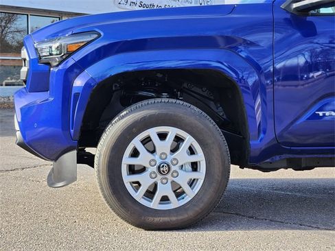 Used 2025 Toyota Tacoma SR5 image 8