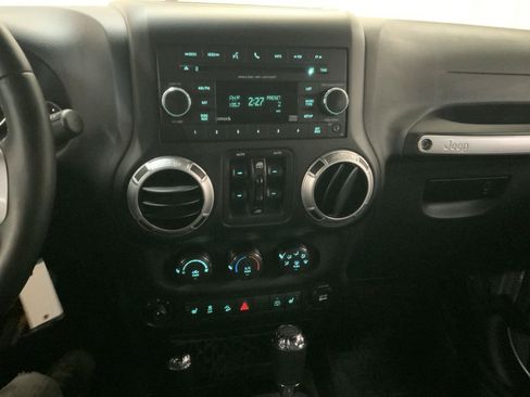 Used 2015 Jeep Wrangler Unlimited Sport AWD/4WD image 18