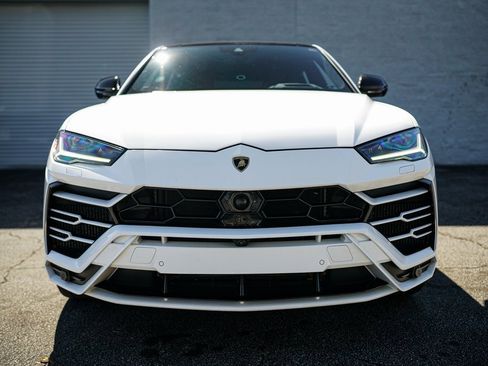 Used 2021 Lamborghini Urus image 4