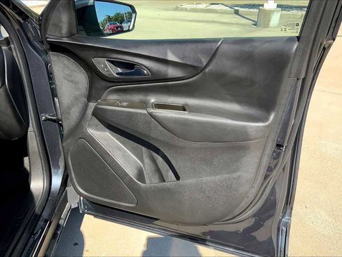 Used 2023 Chevrolet Equinox LT image 35