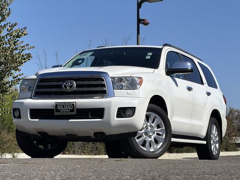 Used 2016 Toyota Sequoia Platinum AWD/4WD image 1