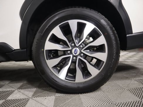 Used 2024 Subaru Outback Limited image 31