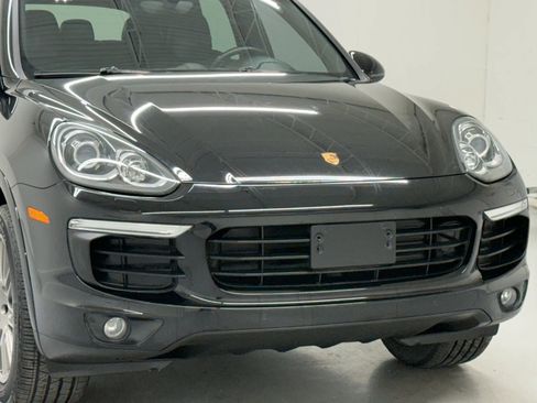 Used 2018 Porsche Cayenne Platinum Edition image 45