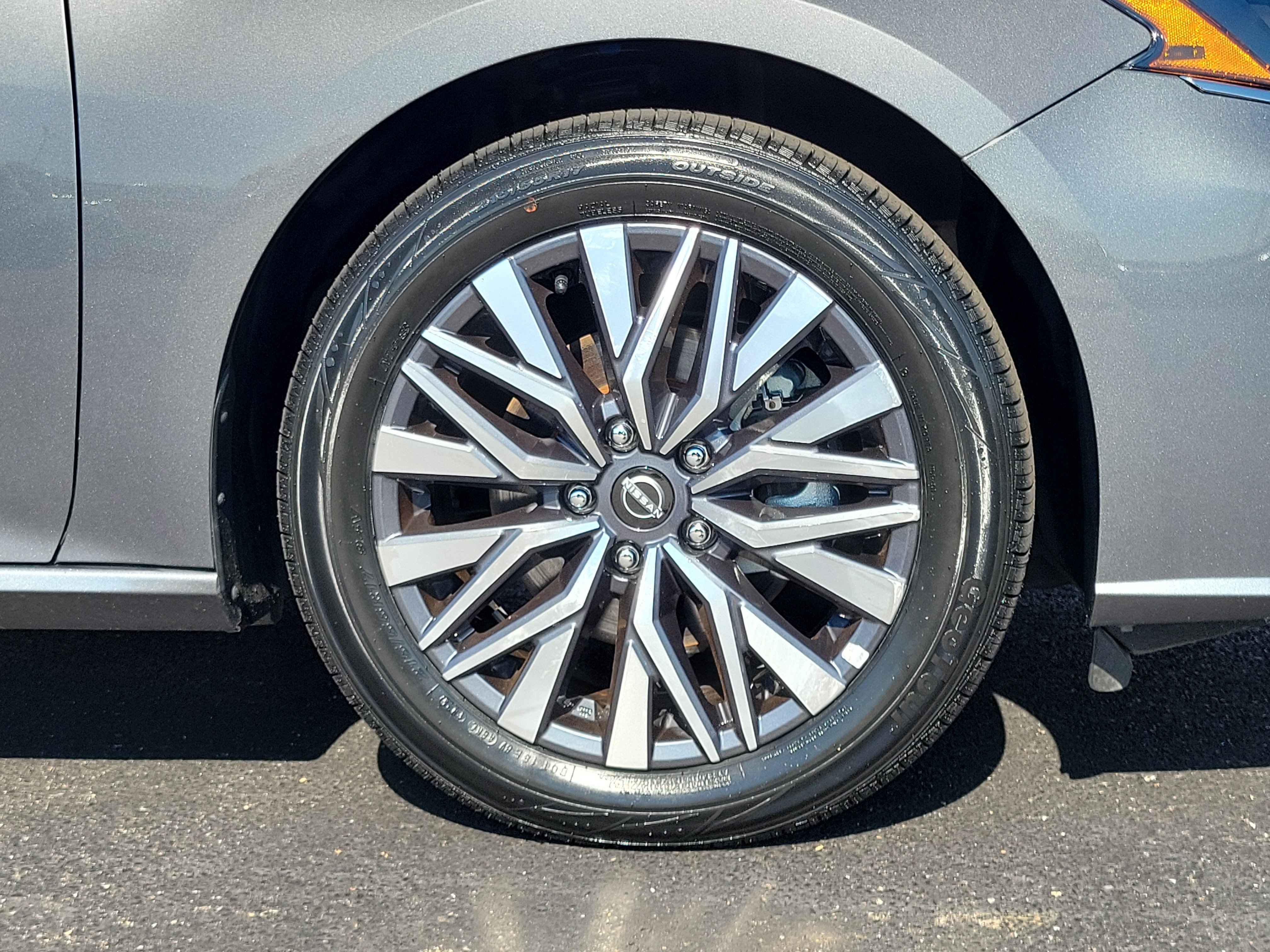 Certified 2025 Nissan Altima 2.5 SV FWD image 5
