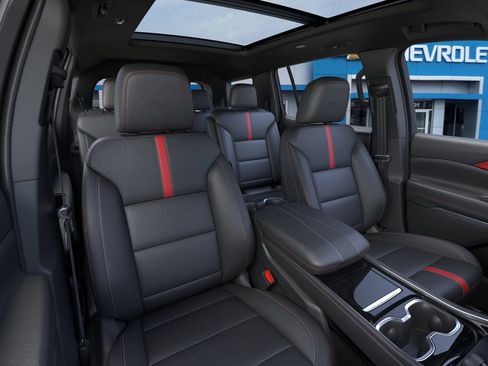 New 2026 Chevrolet Traverse RS w/ LPO, Floor Liner Package image 16