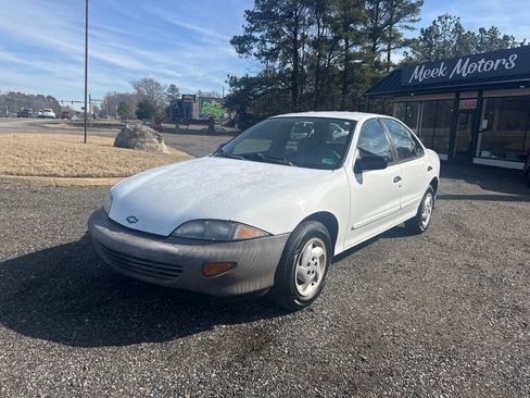 Used 1998 Chevrolet Cavalier Sedan image 1