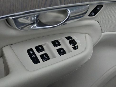 Used 2023 Volvo XC90 B6 Plus w/ Protection Package AWD/4WD image 11