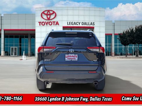 Used 2023 Toyota RAV4 XLE FWD image 8