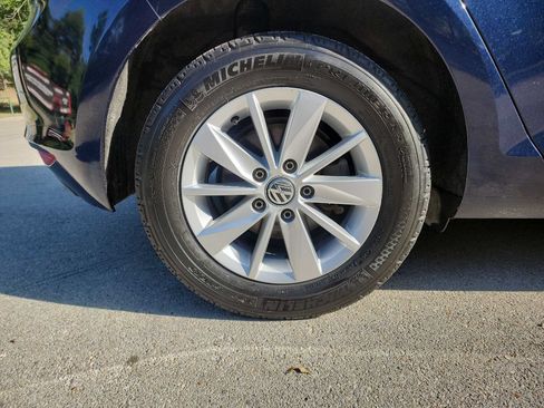 Used 2015 Volkswagen Golf 4-Door FWD image 11
