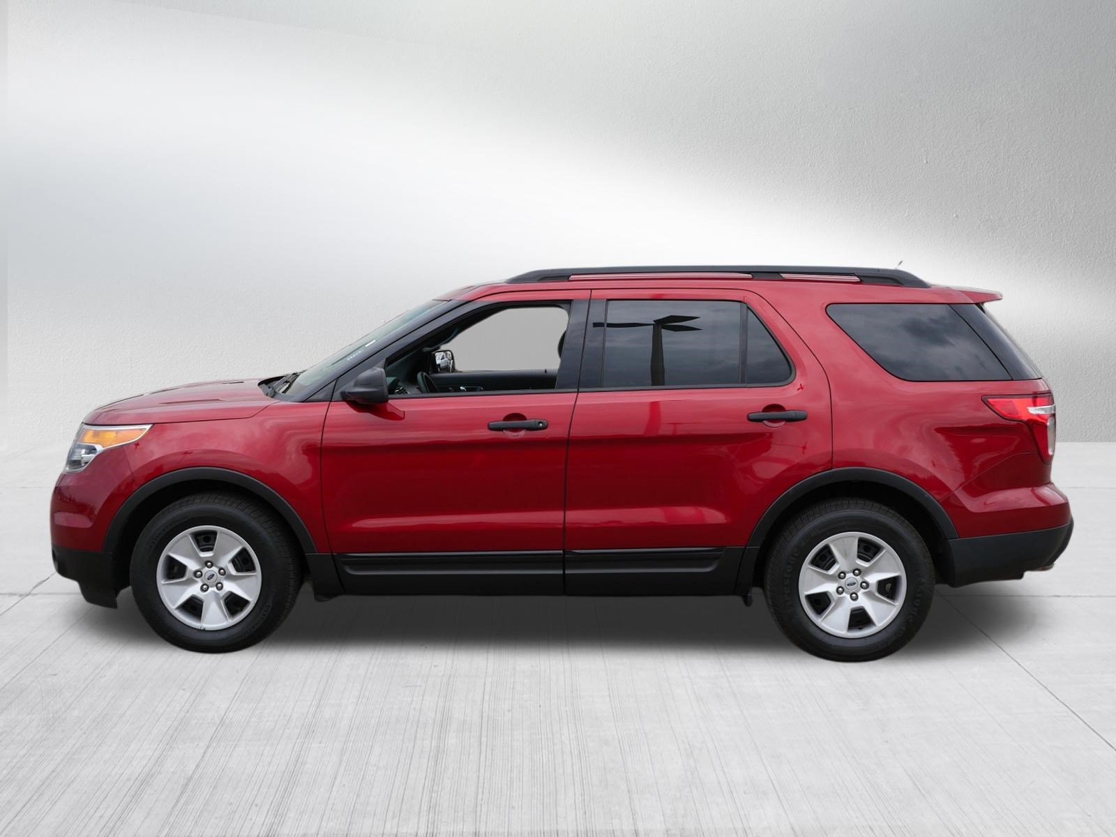 Used 2013 Ford Explorer FWD w/ Class III Trailer Tow Pkg image 4