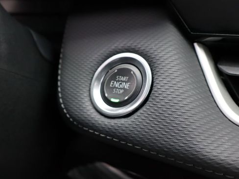 Used 2025 Chevrolet Equinox LT w/ Safety and Technology Package image 19