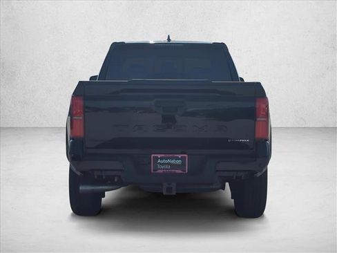 Used 2025 Toyota Tacoma TRD Sport image 8