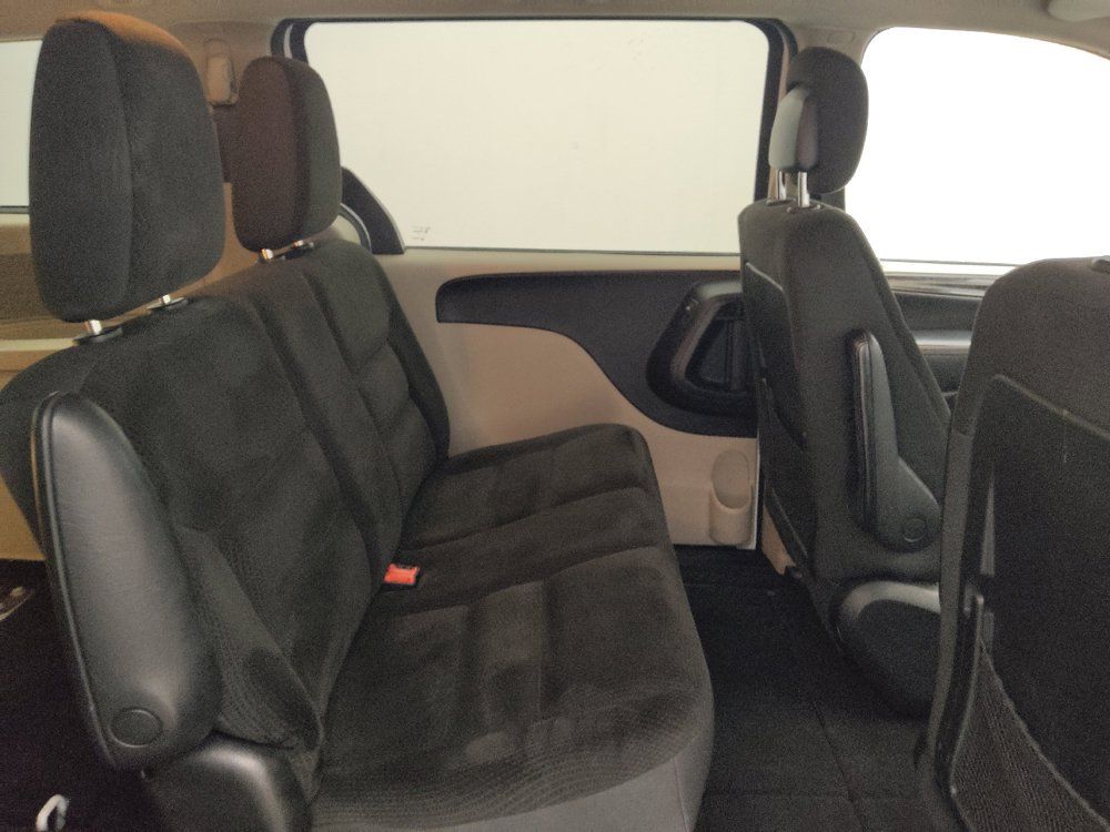 Used 2018 Dodge Grand Caravan SE FWD image 19