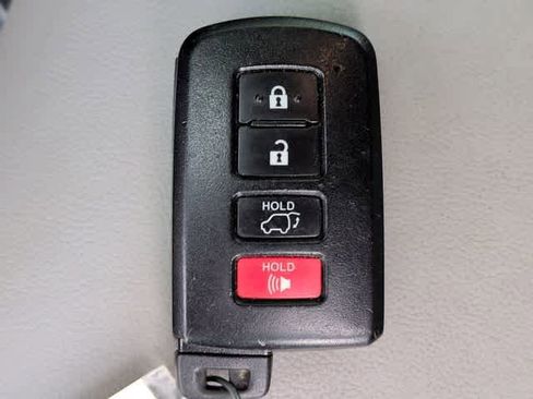 Used 2018 Toyota Highlander XLE FWD image 36