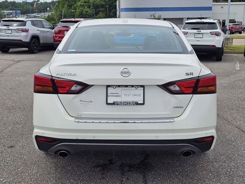 Used 2021 Nissan Altima 2.5 SR AWD/4WD image 11