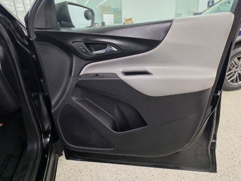 Used 2019 Chevrolet Equinox LS FWD image 27