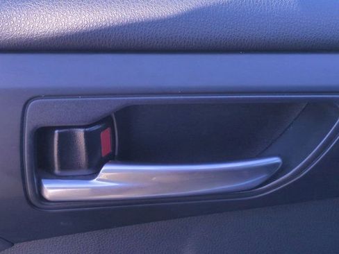 Used 2023 Toyota Highlander XLE image 15