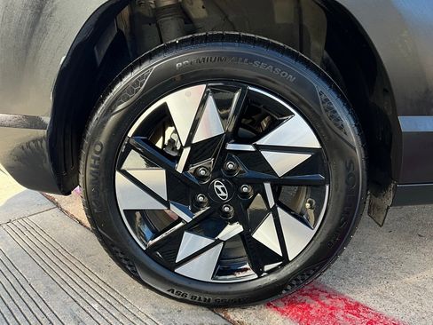 Used 2025 Hyundai Kona SEL image 9