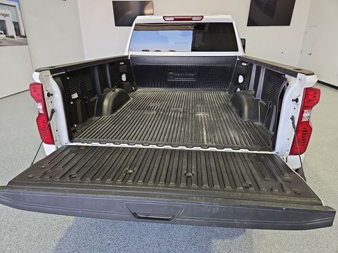 Used 2025 Chevrolet Silverado 2500 LT w/ Convenience Package AWD/4WD image 12