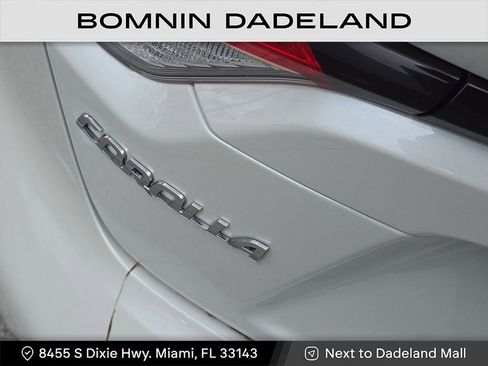 Used 2021 Toyota Corolla SE image 6