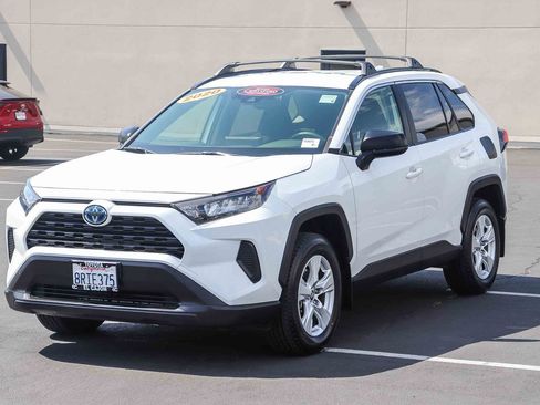 Certified 2020 Toyota RAV4 LE w/ Carpet Mat Package AWD/4WD image 3