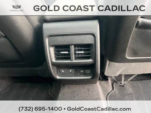 Certified 2023 Cadillac XT4 Luxury w/ Cold Weather Package AWD/4WD image 9
