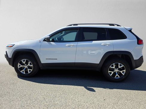 Used 2016 Jeep Cherokee Trailhawk w/ Comfort/Convenience Group AWD/4WD image 6