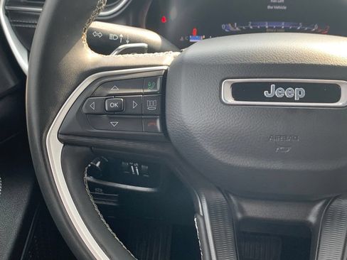 Used 2023 Jeep Grand Cherokee L Laredo AWD/4WD image 11