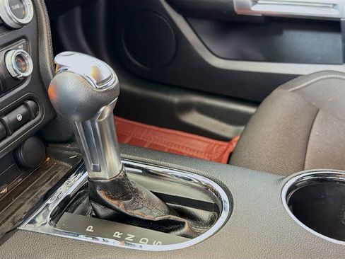 Used 2015 Ford Mustang Coupe image 18