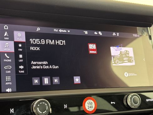 Used 2026 Porsche Macan image 28